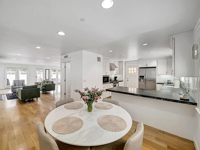20 Anchorage St — Photo 17