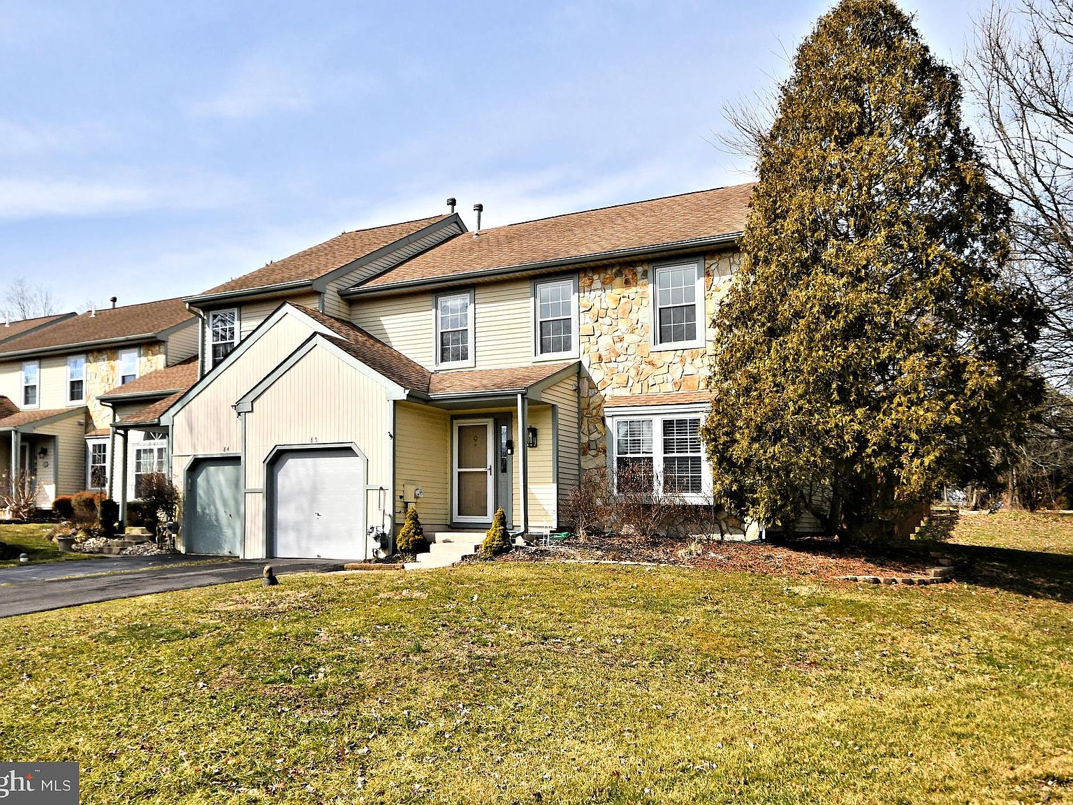 85 Laurel Cir, Newtown, PA 18940