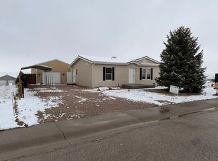 422 Windmill Rd, Glenrock, WY 82637