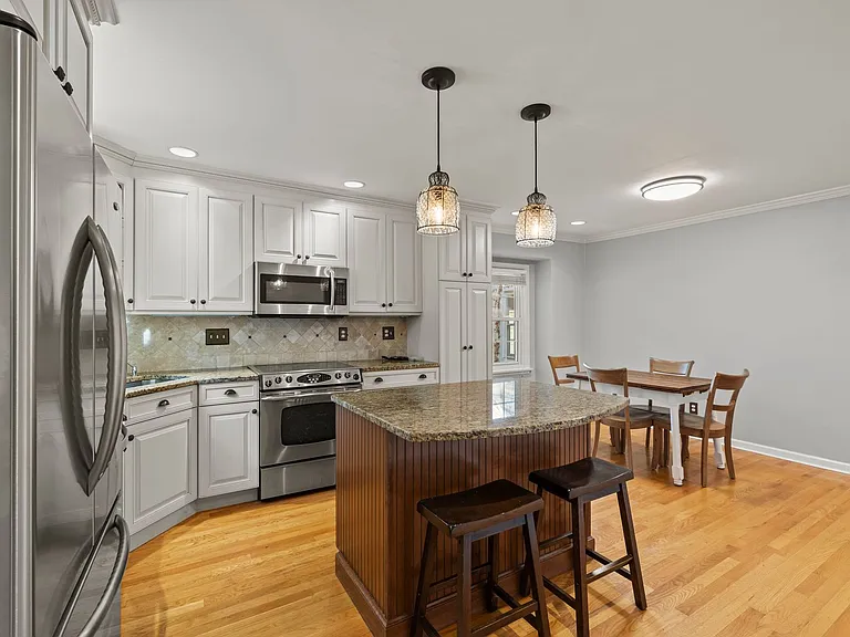 181 Amazon Pl — Photo 7