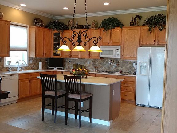 5th image of 19547 Vermillion Ln