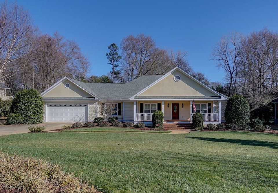 1st image of 216 Coburn Dr