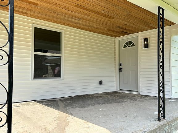2nd image of 307 N Main St