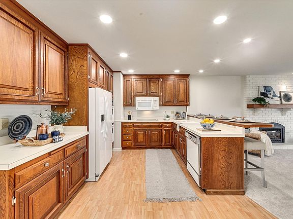 5th image of 764 S Jefferson Street