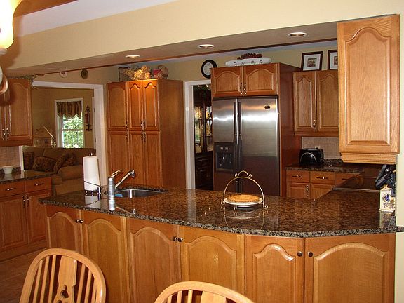 3rd image of 29 Andover Dr