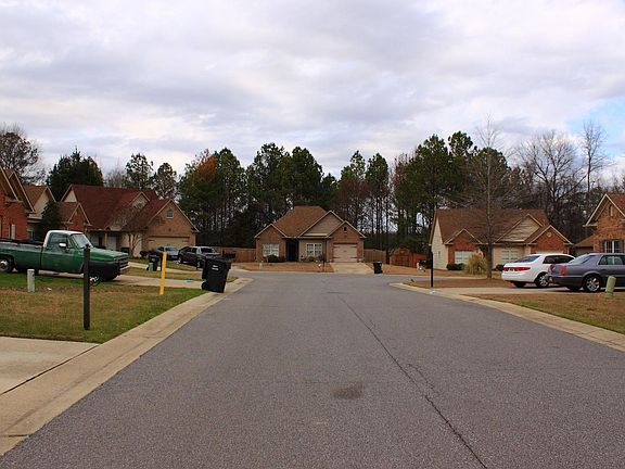4th image of 904 Meriweather Dr