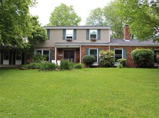61 Saint Andrews Dr, Beaver Falls, PA 15010