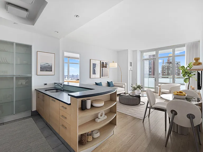 325 5th Ave #32E — Photo 1