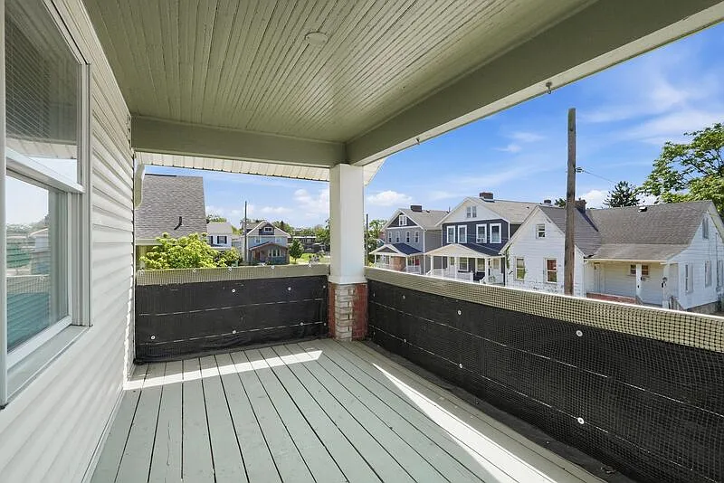 2 bed, 1.0 bath, $1,275 — Photo 2