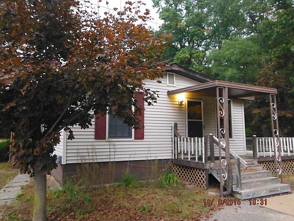 2nd image of 13950 Pine Island Dr NE