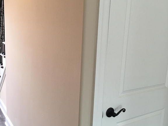 5th image of 19 Karen Ct