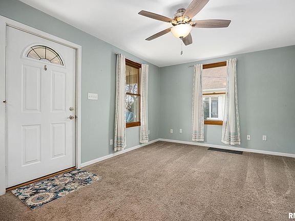 4th image of 605 N Main St