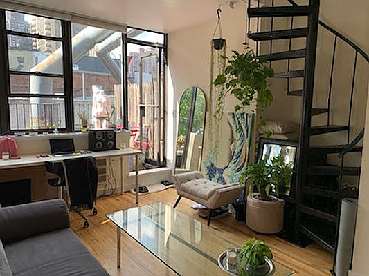 1st image of 1667 1st Ave #4S