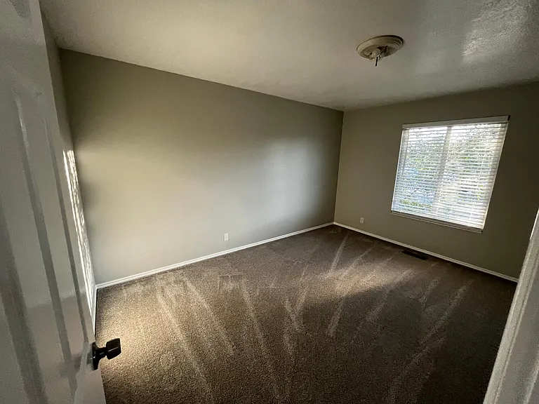1442 N 900 W — Photo 20