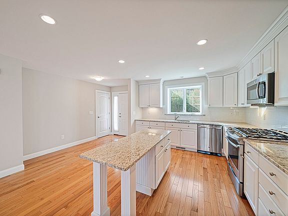5th image of 38 Carriage Ln #38
