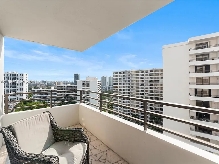 2500 Parkview Dr #1714 — Photo 18