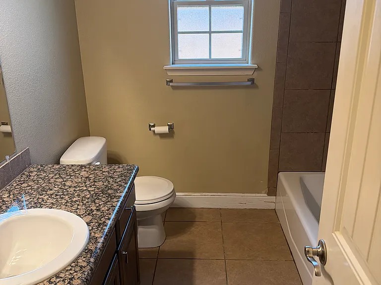 4523 Willow St — Photo 16