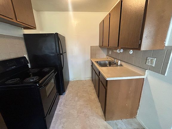 2nd image of 17175 Redford St #116-1