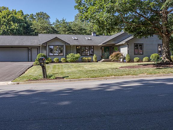 2nd image of 370 Penguin Ln