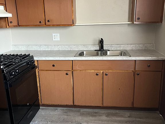5th image of 7831 Roberts Rd #3