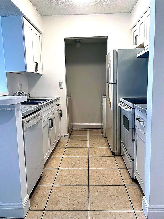 1263 SW 46th Ave APT 2105, photo 5