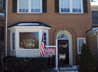 9069 Golden Sunset Ln, Springfield, VA 22153