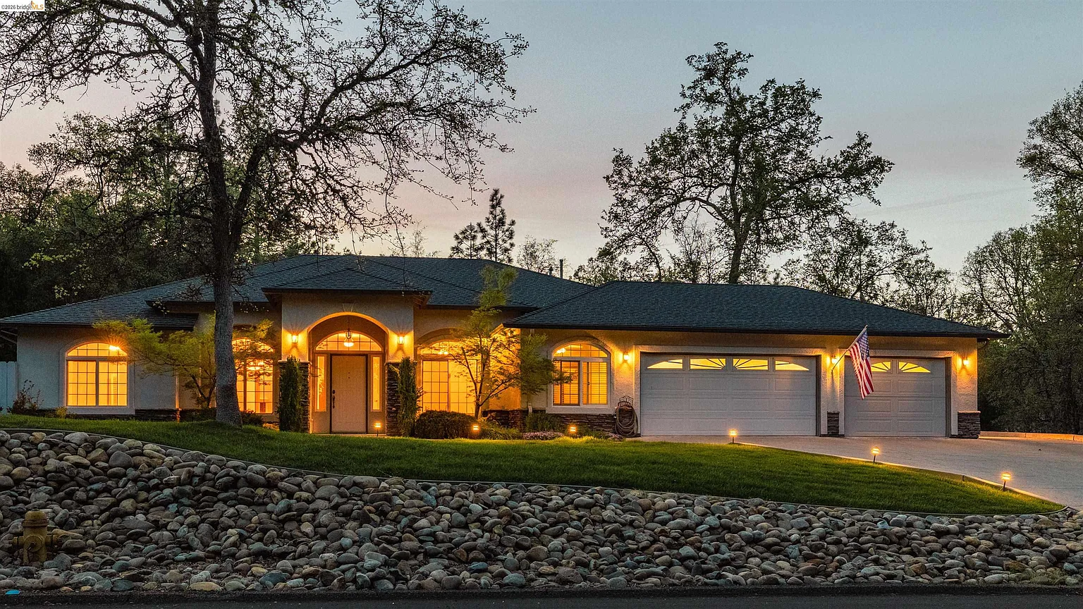 19035 Apple Valley Dr photo 1