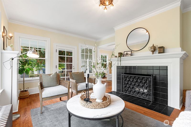 4th image of 3520 S Hanford Street