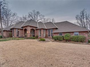 1305 Fox Lake Ln, Edmond, OK 73034