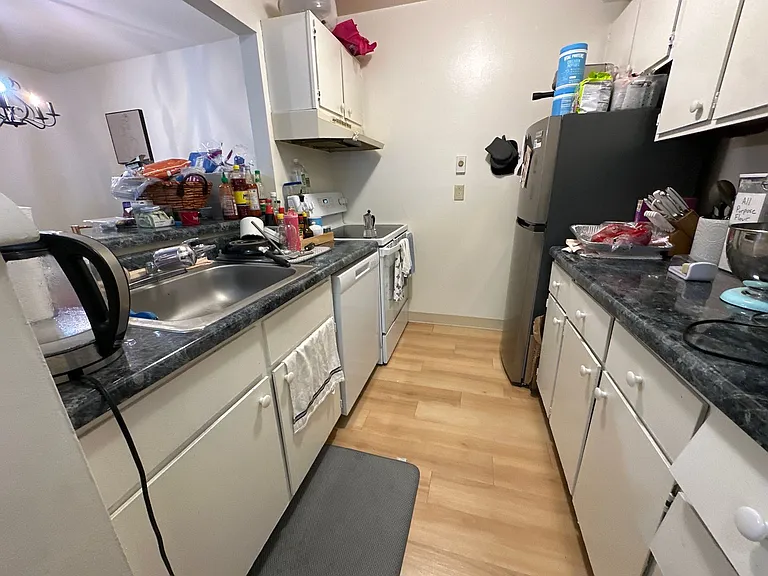 University Park Apartments near Cornell University — Photo 765