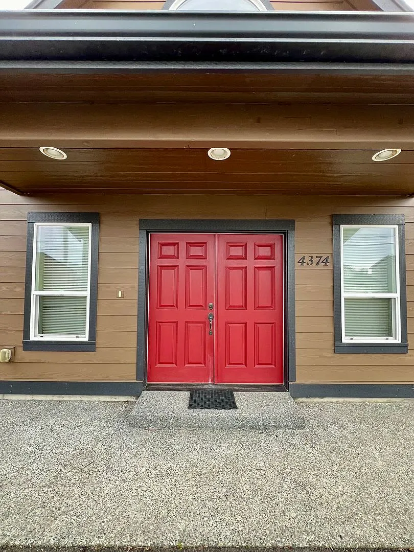 Building Photo - 4374 Saltspring Dr