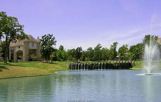 3rd image of 2607 Kinnersley Ln
