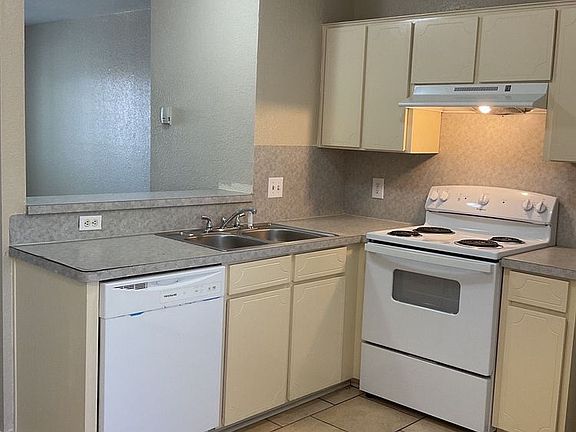 3rd image of 4100 Gus Dr #A-d