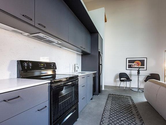 4th image of 2305 University Ave #B16