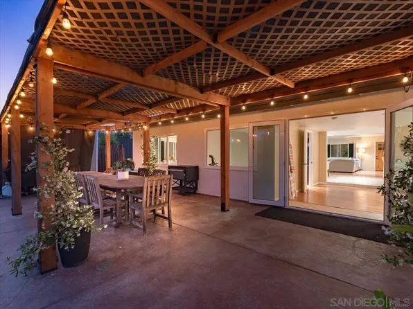 1015 Gamble Ln, Escondido, CA 92029