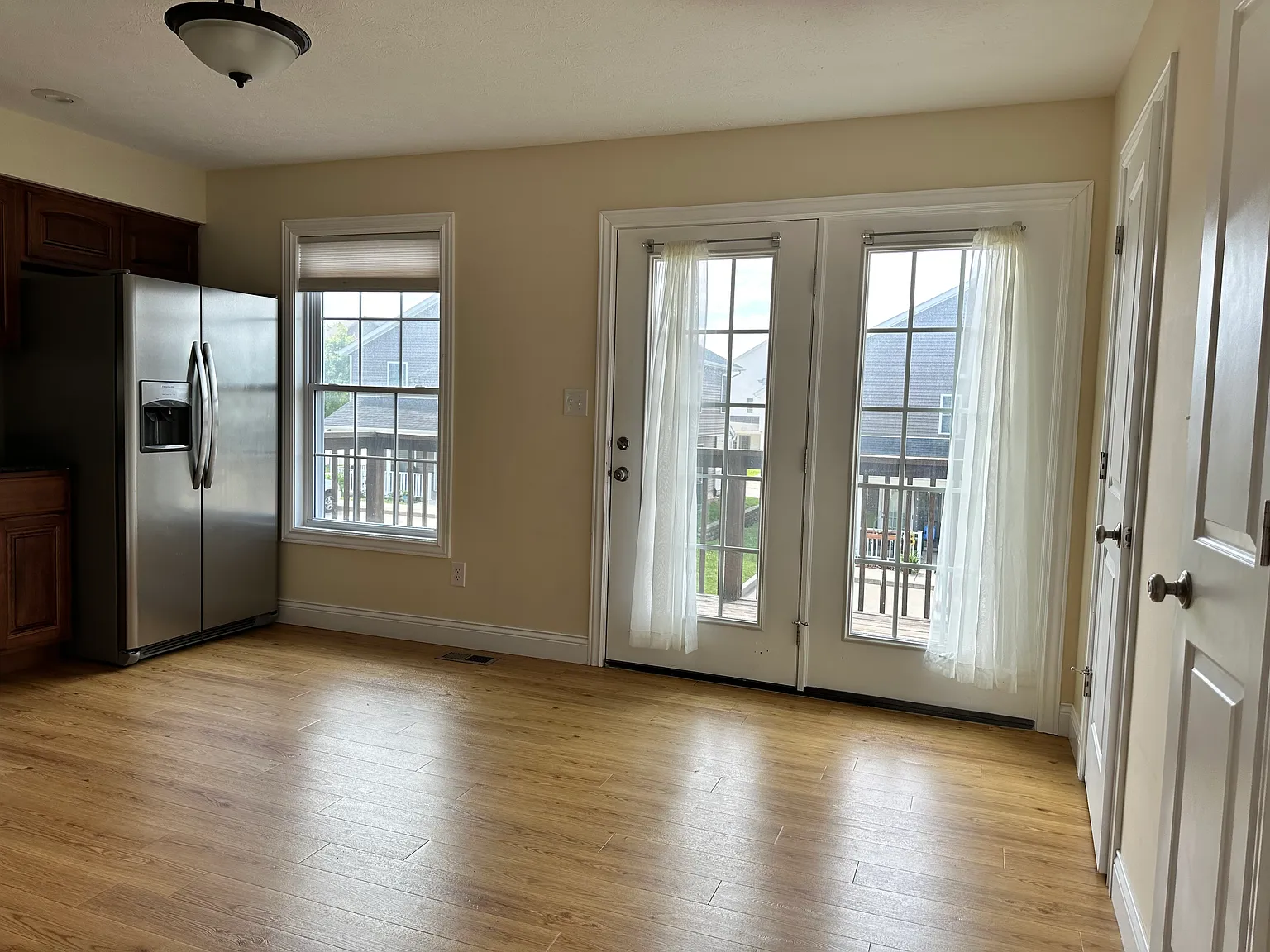 2 bed, 2.5 bath, 1400 sqft, $1,850 — Photo 4