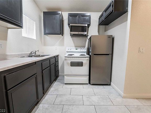 5th image of 2100 Stewart Ave #F