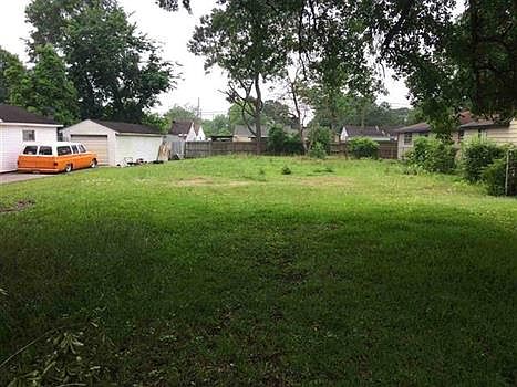 2nd image of 515 22nd St