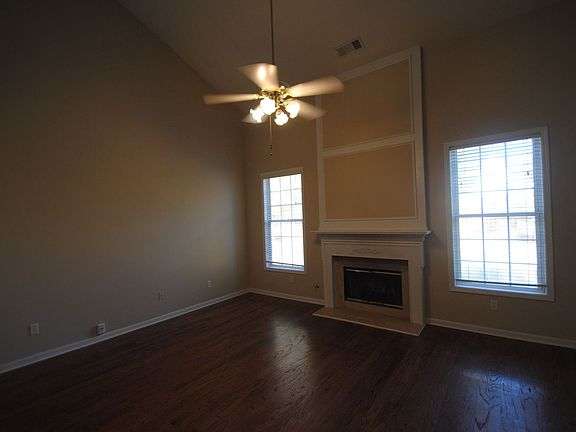 3rd image of 419 Heathcliff Ct