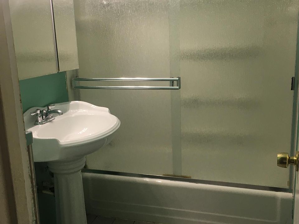 2nd image of 2076 SE 145th Ave