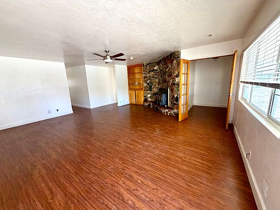 3rd image of 1231 Apricot Ln