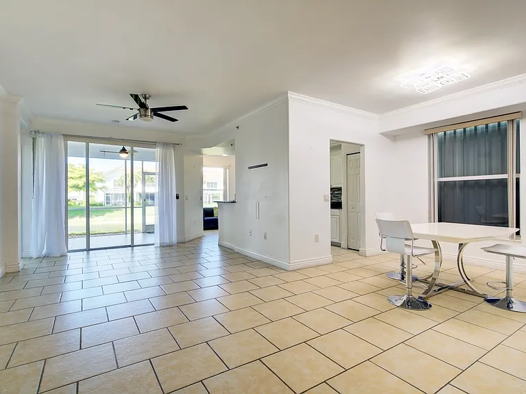 1310 Henley St #1902 — Photo 7