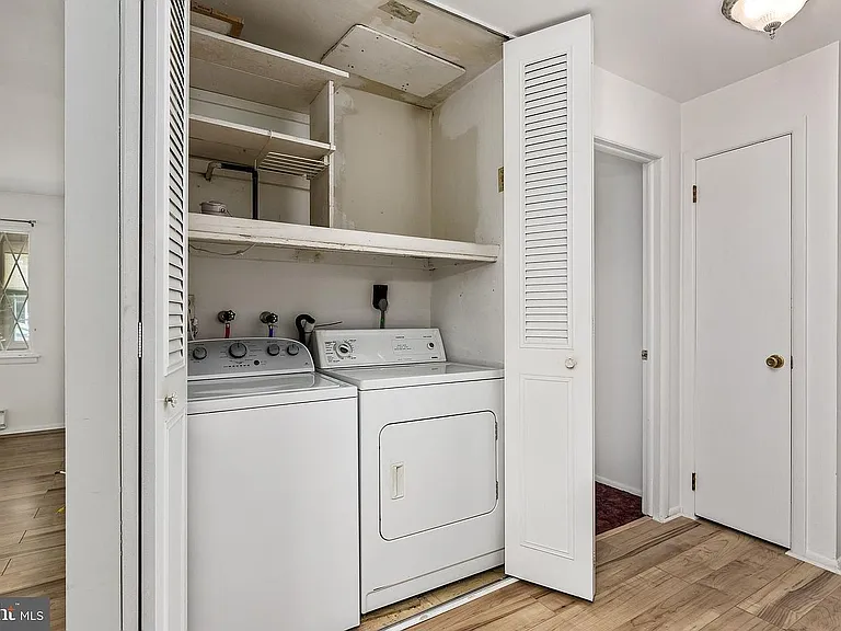 10 Dorchester Dr — Photo 9