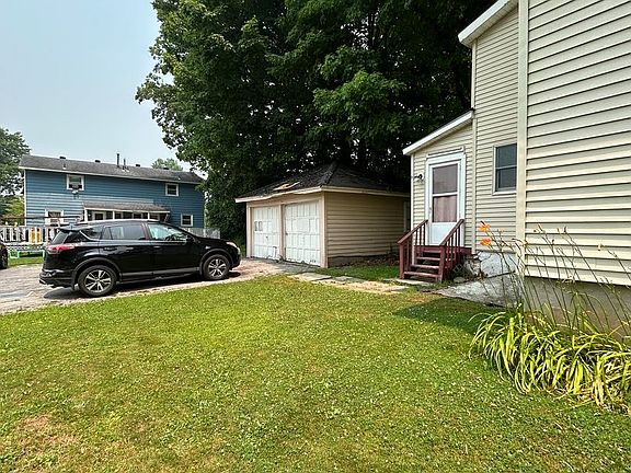 2nd image of 601-603 Utica St #601