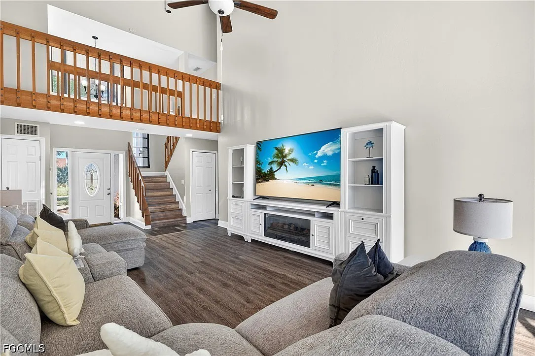 4 bed, 3.0 bath, 2433 sqft, $7,000 — Photo 4
