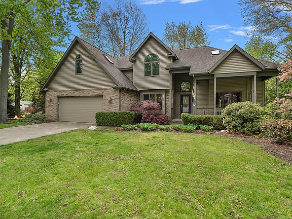 2nd image of 2110 Wooded Way