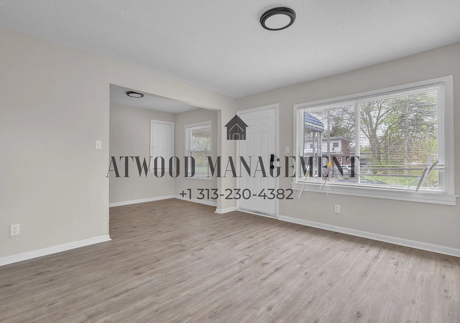 This beautifully updated 3-bedroom, 1-bath single-family home is ready for move-in! — Photo 2