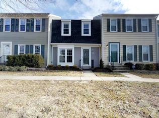 8019 Edinburgh Dr, Springfield, VA 22153