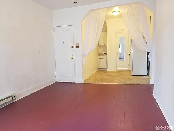 4th image of 1452 2nd Ave APT 16
