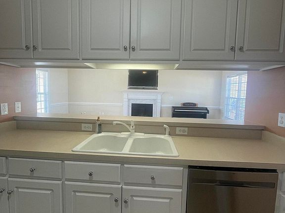 5th image of 1221 Quarterpath Drive
